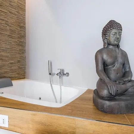 Lägenhet Zen Loft - Con Jacuzzi Nel Cuore Di